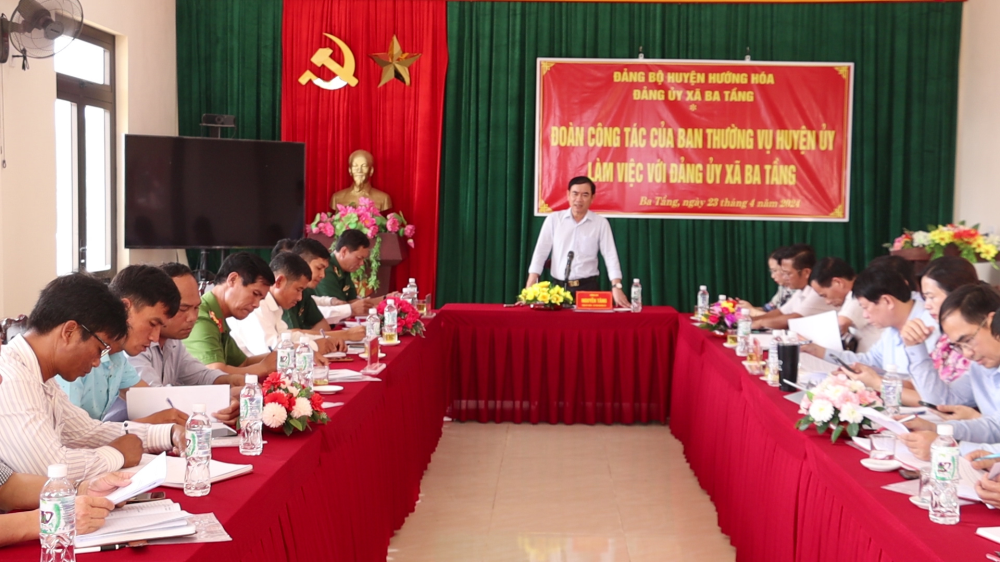 Ban Thường vụ Huyện uỷ làm việc với Đảng uỷ xã Ba Tầng